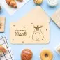 Preview: Personalisiertes Frühstücksbrettchen mit Lasergravur für Kinder mit Namen - Babygeschenk für Kinder mit Lasergravur und Zebra mit Herzen