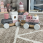 Preview: Holzzug Holzeisenbahn rosa Personalisiert mit Geburtsdaten Namen - Geschenk zur Geburt Mädchen bedruckt Baby