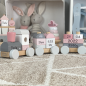 Mobile Preview: Holzzug Holzeisenbahn rosa Personalisiert mit Geburtsdaten Namen - Geschenk zur Geburt Mädchen bedruckt Geschenk zur Geburt