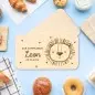 Preview: Personalisiertes Frühstücksbrettchen mit Lasergravur für Kinder mit Namen - Babygeschenk für Kinder mit Lasergravur und Löwe als Kommuionsgeschenk zur Kommunion