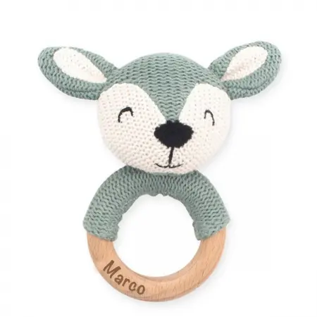 054-014-65323 Jollein River knit Strick Babyspielzeug Greifring Rehlein grün mit Name und Gravur