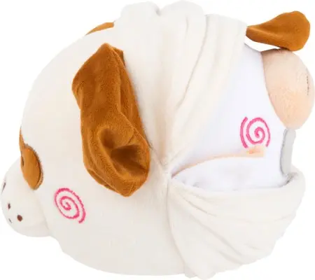 Ein weicher Plüschball mit einem Hundegesicht auf einer Seite und einem Schafgesicht auf der anderen Seite. Ein vielseitiges Babyspielzeug zum Spielen und Kuscheln.