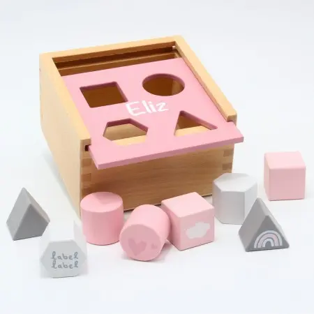 Label Label - Formen-Steckspiel Box - Kinder Sortierbox aus Holz Rosa - Personalisierbar mit Namen LLWT-25040