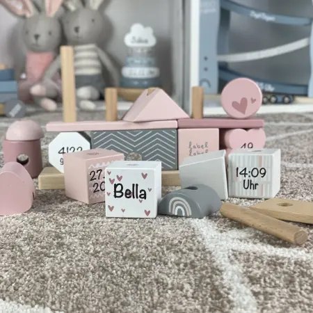 Holz Stapel- und Steckspiel Haus rosa Label-Label Personalisiert mit Geburtsdaten und Namen Geschenk mit Druck