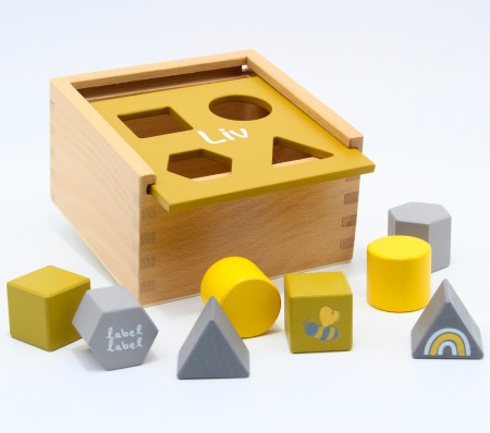 Label Label - Formen-Steckspiel Box - Kinder Sortierbox aus Holz Gelb - Personalisiert mit Namen LLWT-25064