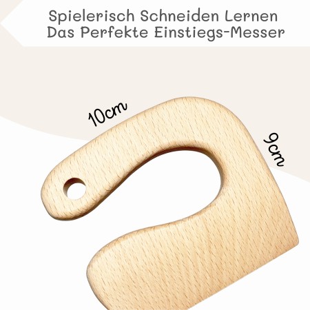 Küchenfamilienzeit mit Montessori Kindermesser – Eltern und Kinder genießen gemeinsame Kochmomente in Sicherheit.