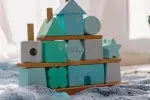 Babygeschenk Stapel- und Steckspiel Haus blau Liebelini Personalisierbar mit Geburtsdaten und Namen Liebe-2001 bedruckt