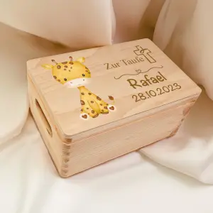 Personalisierte Erinnerungsbox zur Taufe | Taufgeschenk für Kinder | Giraffe bedruckt | 30 x 20 x14 cm