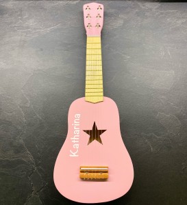 Kids Concept 1000148 - Kinder Holz Gitarre Rosa | Personalisiert mit Name