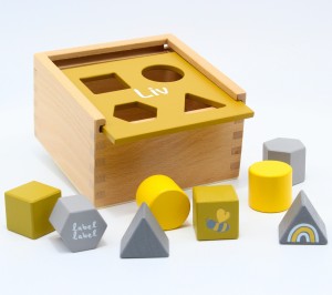 Holz Formen-Steckspiel Box gelb | Label-Label | Personalisiert
